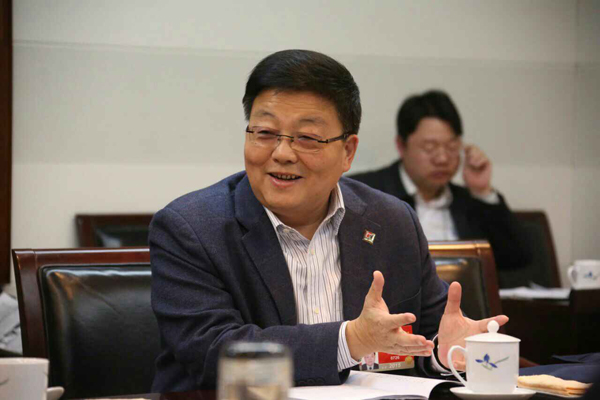 肖伟接受《人民日报》采访：进一步改进药品集中采购管理机制