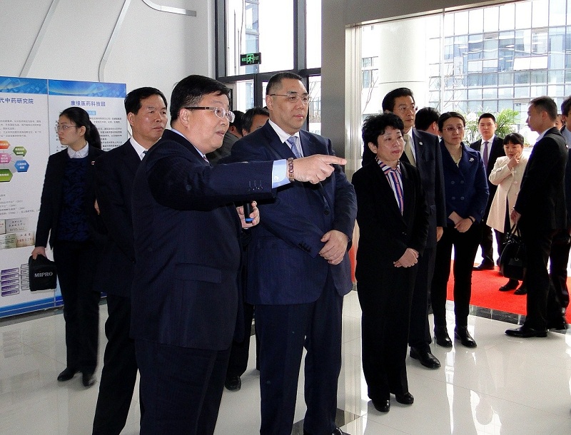 澳门特首崔世安率团考察南京九游会医药科技园