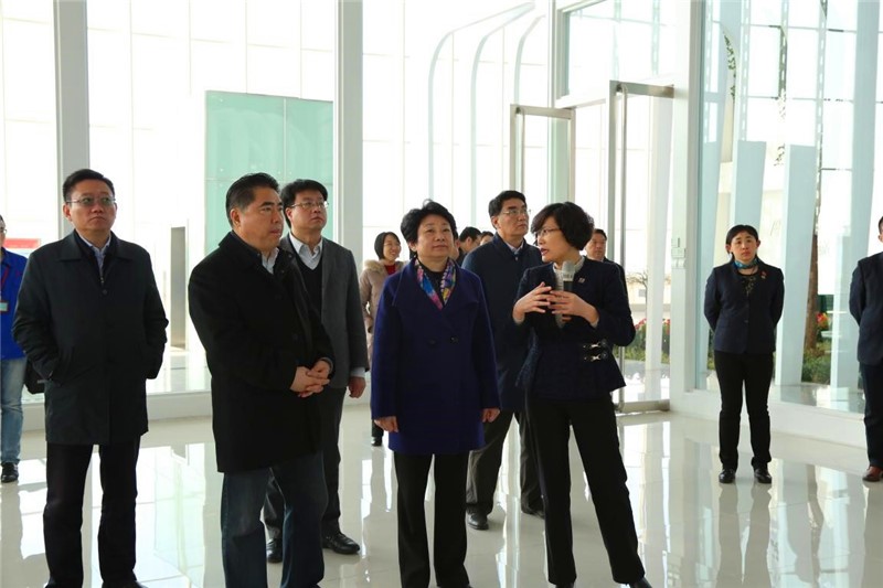 常务副省长黄莉新赴九游会药业调研强调：将国药精髓发扬光大