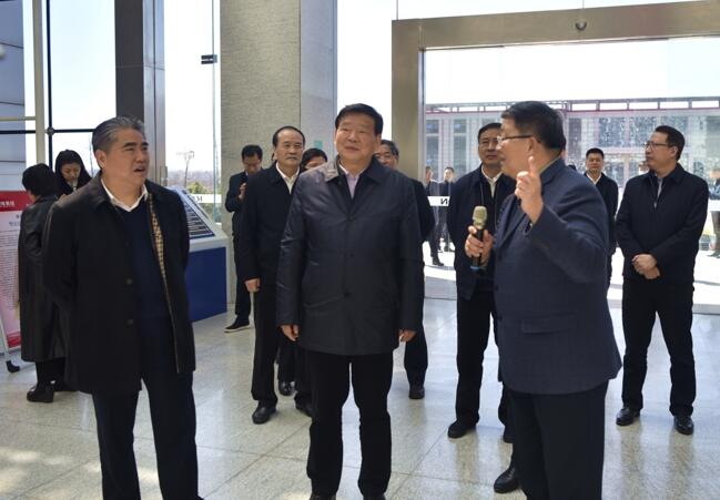 省委书记娄勤俭莅临九游会药业视察调研