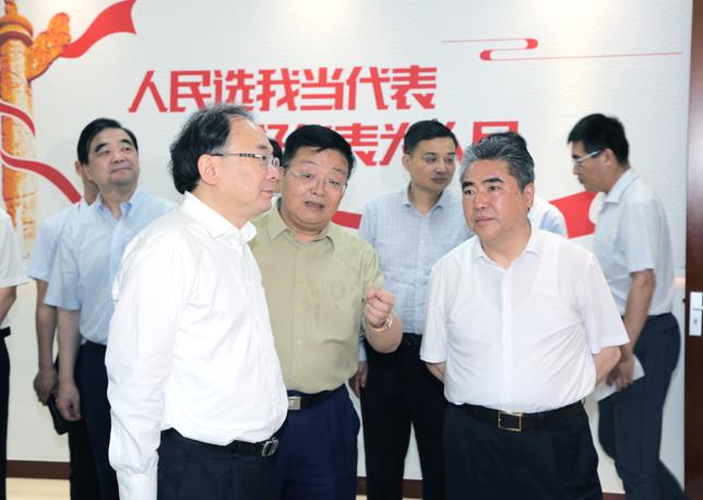 省人大常委会常务副主任李小敏一行 莅临九游会药业调研